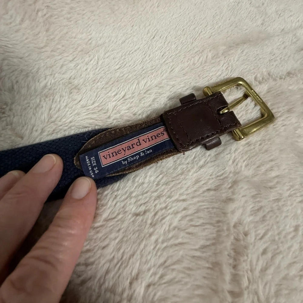 Vineyard Vines Vintage Repeating Whale Mens Belt Sz 34 *Flaw*